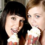 Pic of Amateur girls Daphne and Peppe - Girls Out West