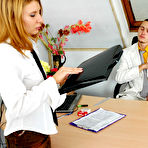 Pic of SecretaryPantyhose :: Alice&Mike horny office pantyhosers