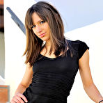 Pic of Risi Simms Petite Brunette Amateur Model Flashes in Public