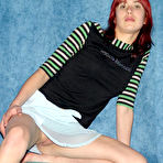 Pic of Skinny Redhead 18y/o's Shaven Pussy