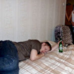 Pic of YOUNG SEX PARTIES // teenagers hanging out and fucking loud!