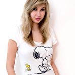 Pic of Busty Teen Holly Anderson Undressing - Erotiq Links