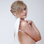 Pic of Beauty-Angels.com - Sexy sweetie rubbing and fucking her little coochie