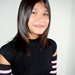 Pic of 18 Year old Pattaya teenager Apple strips off her tight nubile body.