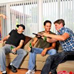 Pic of Girls Abuse Guys