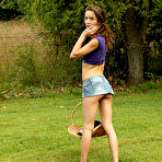 Pic of ALS is All Ladies Shaved - ALS Scan Thumbnail Gallery