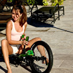 Pic of ALS is All Ladies Shaved - ALS Scan Thumbnail Gallery