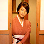 Pic of Sexy gravure idol beauty slowly takes off her pink kimono