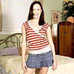 Pic of 18 Eighteen Presents Free Thumbnailed Gallery