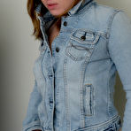 Pic of Cute Courtney!!!  Simple Girl, Super Sexy!!