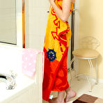 Pic of ALS is All Ladies Shaved - ALS Scan Thumbnail Gallery
