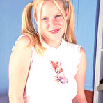 Pic of 18 Eighteen Presents Free Thumbnailed Gallery