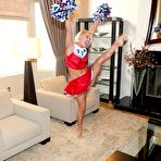 Pic of Alyssa - IKnowThatGirl.com