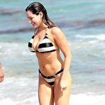 Pic of Kelly Brook deep cleavage in striped bikini