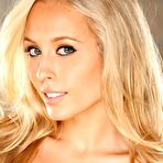 Pic of Caitlin Lee offers a nice view of her sexy body