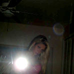 Pic of Sex girlfriend pics :: Pictures of a sexy non-professional playgirl trying.. 