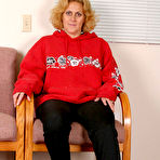 Pic of Over 30 MILF - AllOver30.com