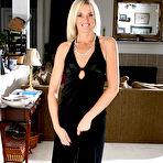 Pic of AllOver30.com - Introducing 40 year old Layla