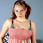 Pic of 18 Eighteen Presents Free Thumbnailed Gallery