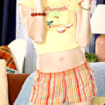 Pic of 18 Eighteen Presents Free Thumbnailed Gallery