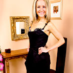 Pic of Mature Pictures Featuring 33 Year Old Emma From AllOver30