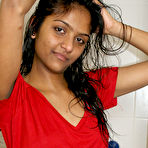 Pic of MySexyDivya.com - Sexy Indian Babe Divya Yogesh