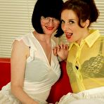 Pic of  Leggy stocking girls in full fashioned stockings