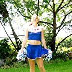 Pic of Cheerleaders Hardcore!