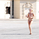 Pic of Nude-in-Public