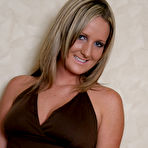 Pic of Alyssa Roxi - www.alyssaroxi.com