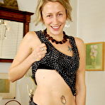 Pic of Yanks.com Real Girls Masturbating