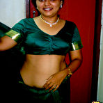 Pic of Neha Nair - MySexyNeha.com - Sexy Indian Housewife