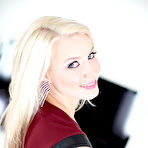 Pic of Annikka from Amateur Allure - Presented By GirlsNaked.NET