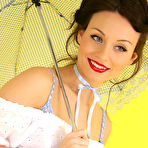 Pic of Carla Windswept :: Sweet T and A