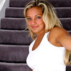Pic of Hot Blonde Teen Girl