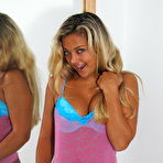 Pic of Hot Blonde Teen Girl
