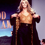 Pic of Elle MacPherson Sweet Public Nipple Slip