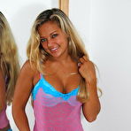 Pic of Hot Blonde Teen Girl