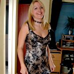 Pic of Amateur Paris in Sexy Stockings Striptease