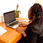 Pic of Brown skin shebabe in fishnet hose