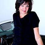 Pic of AllOver30.com - Introducing 37 year old Sydney