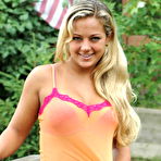 Pic of Hot Blonde Teen Girl