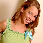 Pic of Caitlynn Loves Green :: Sweet T and A