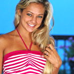 Pic of Hot Blonde Teen Girl