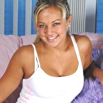 Pic of Hot Blonde Teen Girl