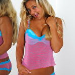 Pic of Hot Blonde Teen Girl