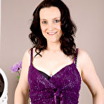 Pic of Introducing 37 Year Old Emily Marshall from AllOver30 - Pictures of naked MILF and housewives from Manchester, England