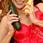 Pic of AllOver30.com - Introducing 41 year old Payton