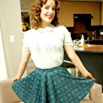 Pic of  Leggy stocking girls in full fashioned stockings