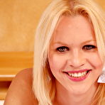 Pic of Shemale Tugjobs Sample Photos!